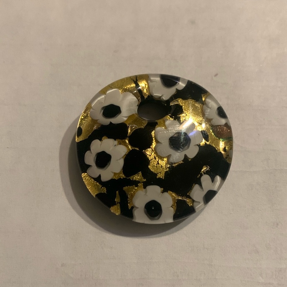 Flower glass pendant black white gold
